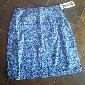 Blue flowered print skirt-NWT
